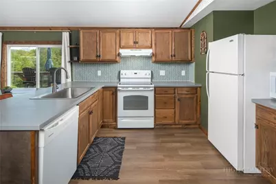 9050 Pittmans Gap Road, Newland, NC 28657 - Photo 13