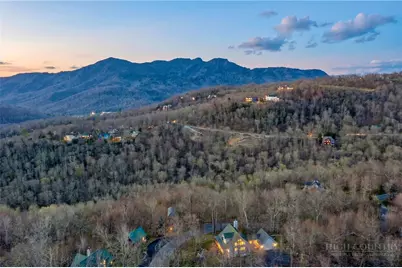 569 Shelter Rock Circle, Sugar Mountain, NC 28604 - Photo 3