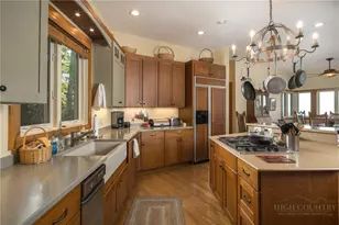 200 Longview Dr, Blowing Rock, NC 28605 - Photo 9