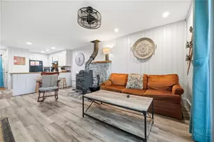 102 Skiview Ln, Beech Mountain, NC 28604 - Photo 5