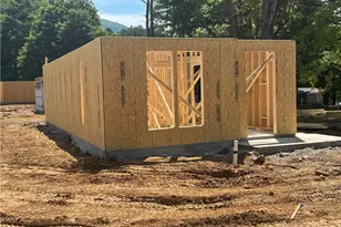 22 N Jefferson Ave, West Jefferson, NC 28694 - Photo 1
