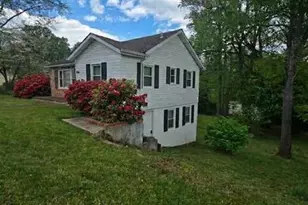 376 State St, Marion, NC 28752 - Photo 5