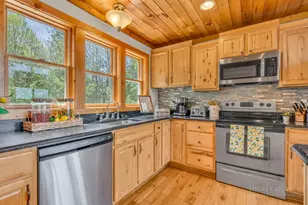 124 W Blueberry Ln, Beech Mountain, NC 28604 - Photo 11