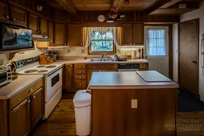 86 Hickory Lane, Newland, NC 28657 - Photo 19