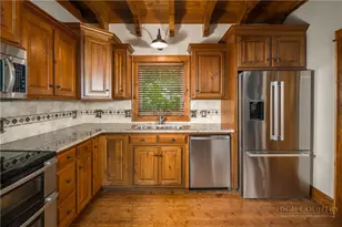 371 Dameron Dr, Blowing Rock, NC 28605 - Photo 9