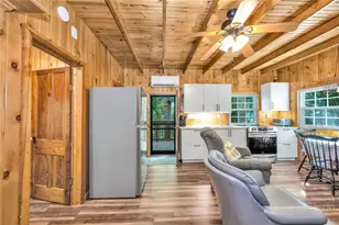 204 Mountain Side Ln, Crumpler, NC 28617 - Photo 15