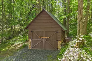 204 Mountain Side Ln, Crumpler, NC 28617 - Photo 5
