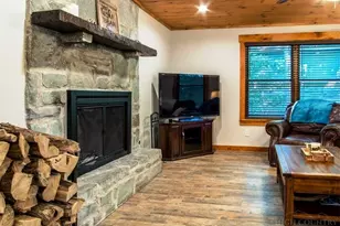 213 Rhododendren Dr, Beech Mountain, NC 28604 - Photo 3