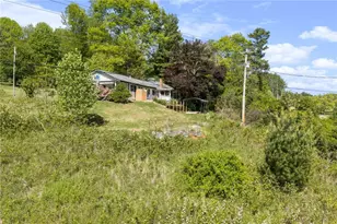 190 Benfield Rd, Crossnore, NC 28616 - Photo 5