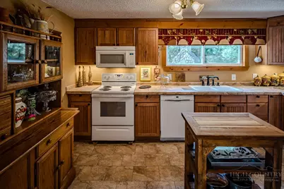 8652 Nc Highway 16, Grassy Creek, NC 29631 - Photo 5