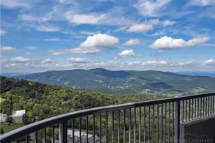 303 Sugar Top Dr, Sugar Mountain, NC 28604 - Photo 5
