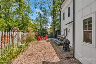 210 Henkel St, Blowing Rock, NC 28605 - Photo 3