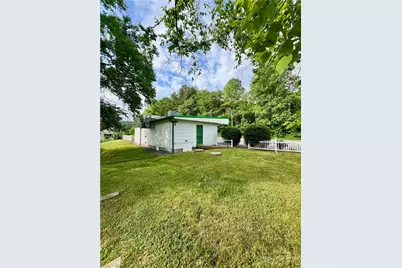 1720 88 W Highway, West Jefferson, NC 28694 - Photo 3