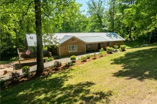 142 Pioneer Rd, Harmony, NC 28634 - Photo 3