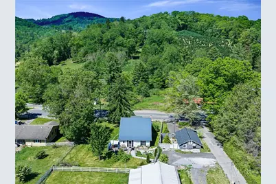 490 Cranberry Street, Newland, NC 28657 - Photo 1