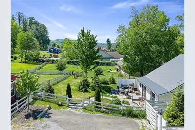 490 Cranberry Street, Newland, NC 28657 - Photo 7