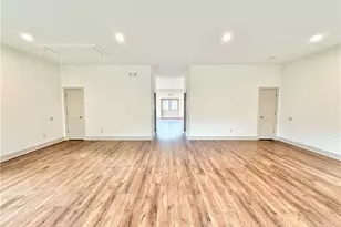 300 N Jefferson Ave, West Jefferson, NC 28694 - Photo 11