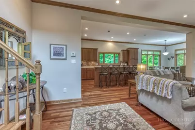 386 Billy Goat Bluff, Elk Park, NC 28622 - Photo 15