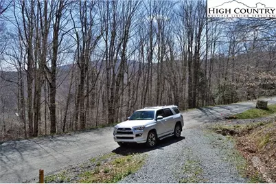 130 E Blueberry Lane, Beech Mountain, NC 28604 - Photo 15