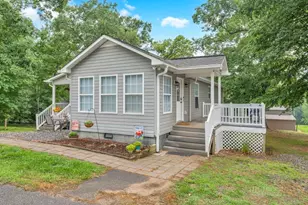 374 Deer Ln, Union Grove, NC 28689 - Photo 3