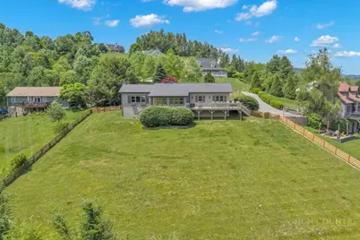 338 Woodbriar Drive, Sugar Grove, NC 28679 - Photo 9