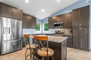 215 N Pinnacle Ridge Rd, Beech Mountain, NC 28604 - Photo 11