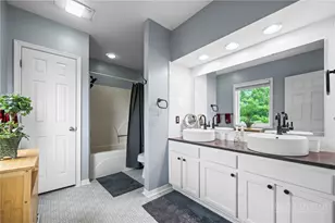 215 N Pinnacle Ridge Rd, Beech Mountain, NC 28604 - Photo 19