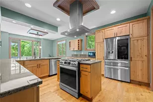 128 E Pinecrest Ct, Boone, NC 28607 - Photo 5