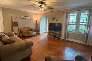 202 Academy St, Jefferson, NC 28640 - Photo 7