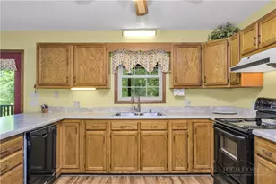 333 E Hidden Mountain Ln, Crumpler, NC 28617 - Photo 15