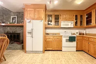 3065 Elk Park Hwy, Newland, NC 28657 - Photo 17
