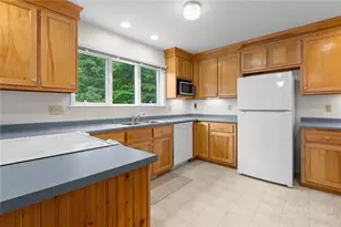 239 Honeysuckle Ln, Lansing, NC 28643 - Photo 9