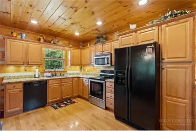 211 Wades Lane, Vilas, NC 28692 - Photo 15
