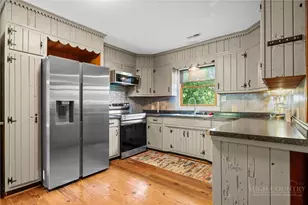 139 Parker Dr, West Jefferson, NC 28694 - Photo 11