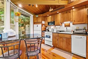 104 Fawn Ln, Beech Mountain, NC 28604 - Photo 11