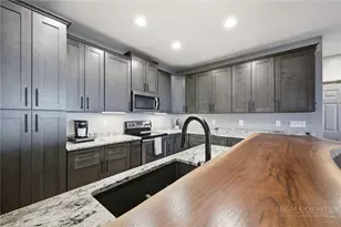 649 Craggy Pointe, Sugar Mountain, NC 28604 - Photo 11