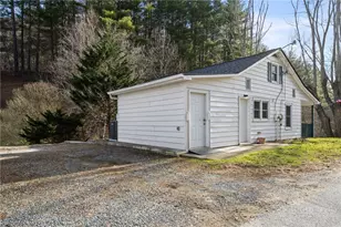 336 Willowdale Church Rd, Vilas, NC 28692 - Photo 5