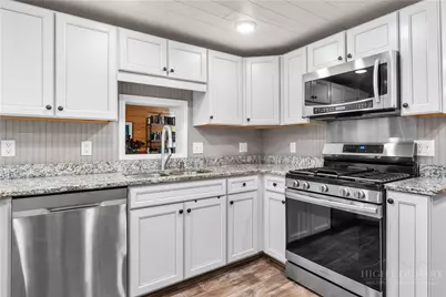 180 Longview Road, Newland, NC 28657 - Photo 9