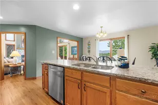 218 Slope View Rd, Sugar Mountain, NC 28604 - Photo 9