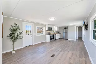 986 Wagoner Access Rd, Jefferson, NC 28640 - Photo 5