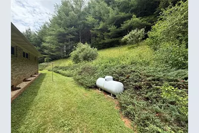 12093 Nc Hwy 194 N, Lansing, NC 28643 - Photo 5