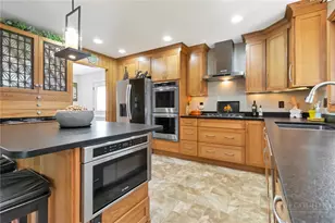 304 Smokey View Dr, Newland, NC 28657 - Photo 15