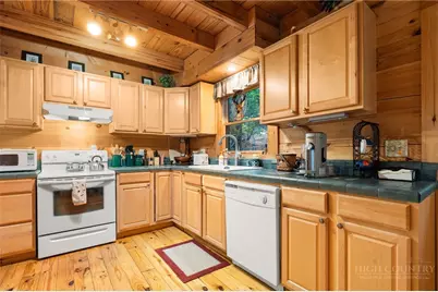 142 Village Cluster Road, Beech Mountain, NC 28604 - Photo 13
