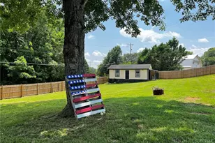 118 Badgett Ave, Mount Airy, NC 27030 - Photo 5
