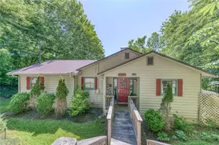 816 Hemlock Dr, Newland, NC 28657 - Photo 1