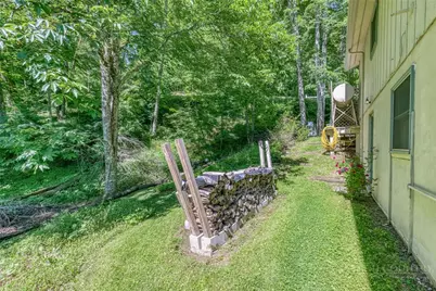 816 Hemlock Drive, Newland, NC 28657 - Photo 37