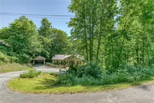 816 Hemlock Dr, Newland, NC 28657 - Photo 39