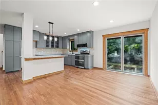102 Snow Plow Ln, Beech Mountain, NC 28604 - Photo 17