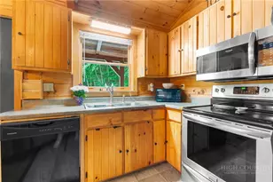 737 Trivette Cir, Sugar Grove, NC 28679 - Photo 7