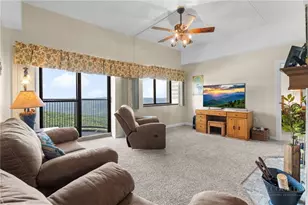 303 Sugar Top Dr, Sugar Mountain, NC 28604 - Photo 3
